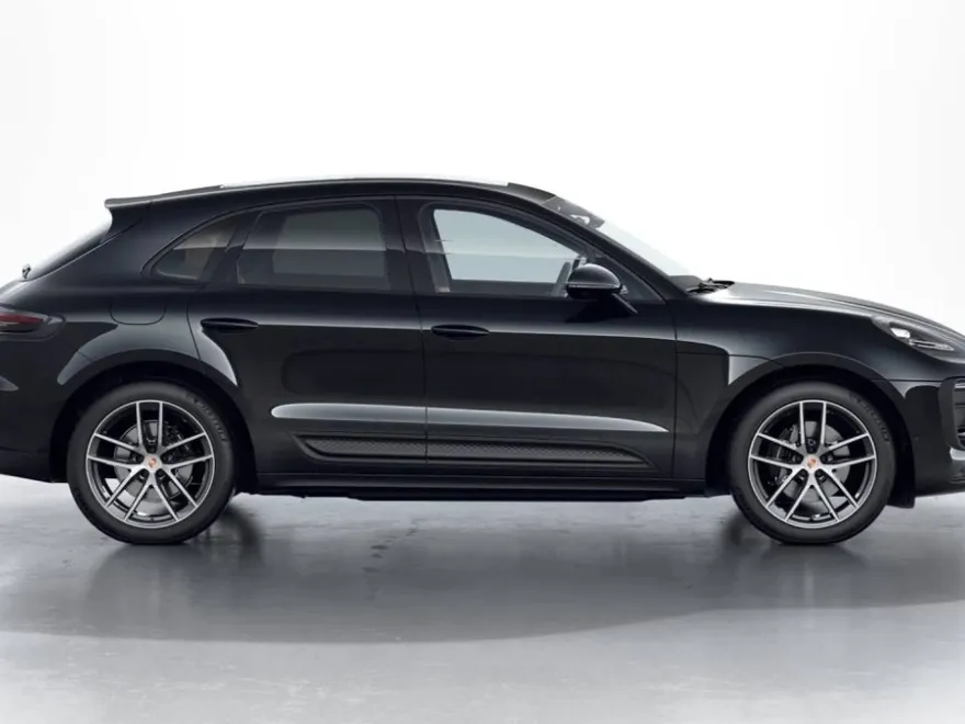 2026 Porsche Macan Base photo 1
