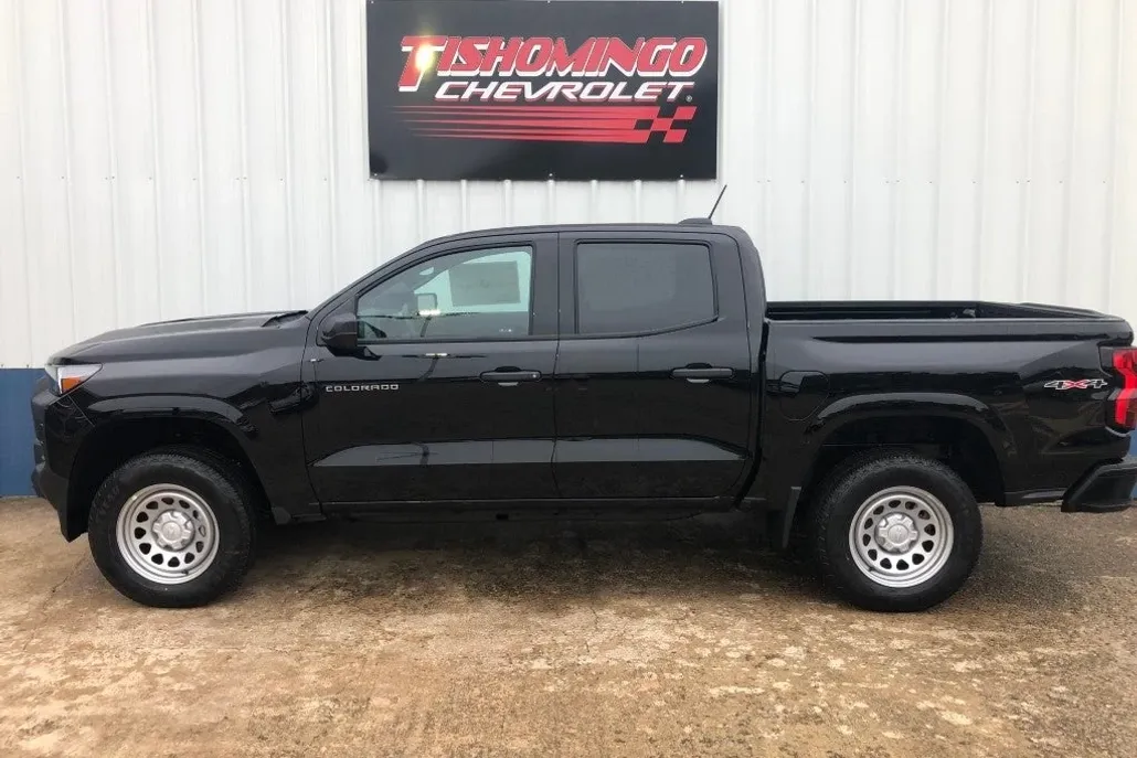 2024 Chevrolet Colorado Work Truck photo 1