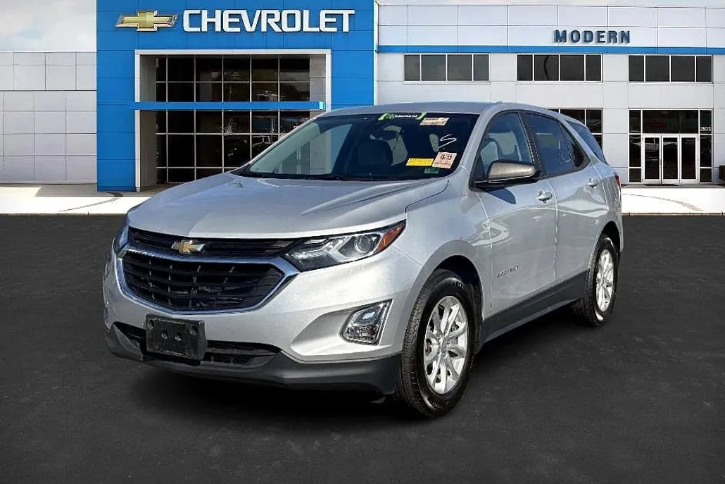 2020 Chevrolet Equinox LS photo 1