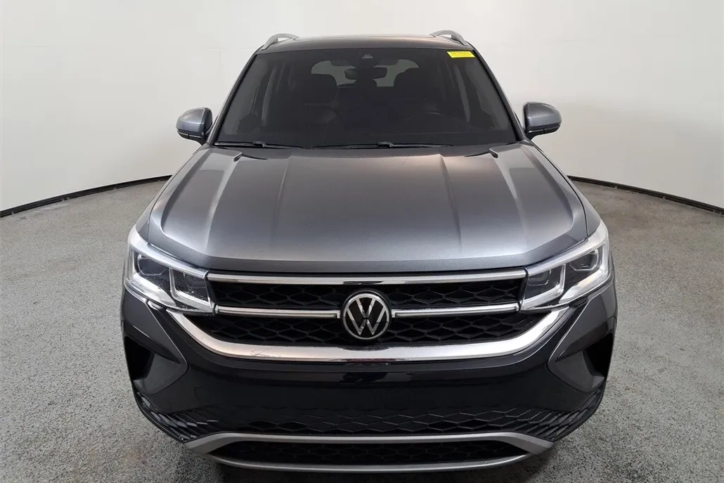 2022 Volkswagen Taos SEL photo 1