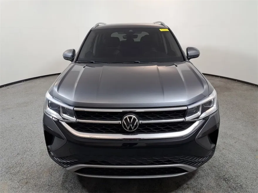 2022 Volkswagen Taos SEL photo 1