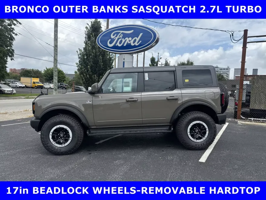 2025 Ford Bronco Outer Banks photo 1