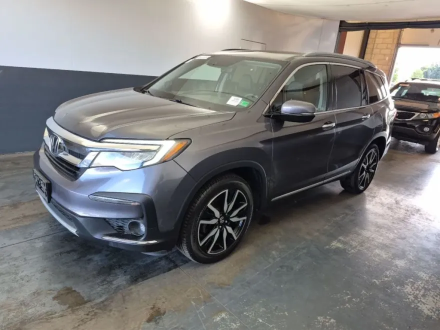 2019 Honda Pilot Touring photo 1