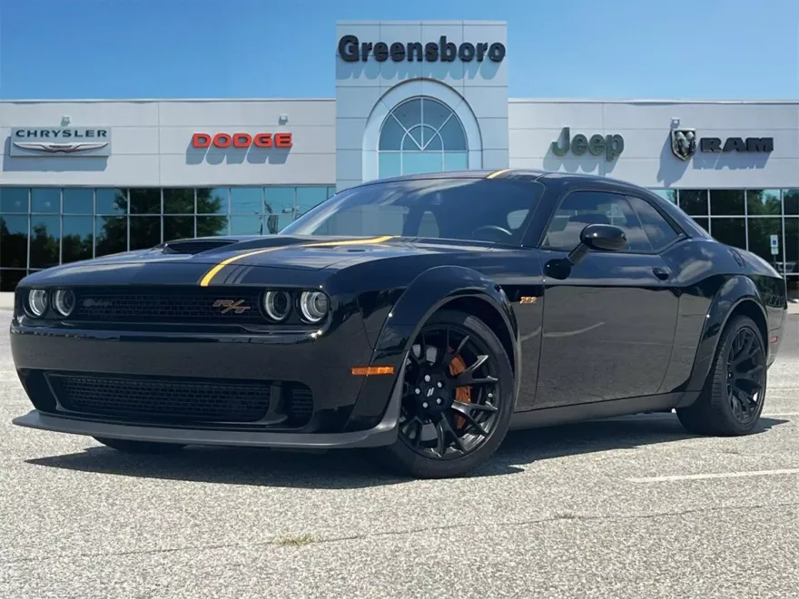 2023 Dodge Challenger R/T Scat Pack Widebody photo 1