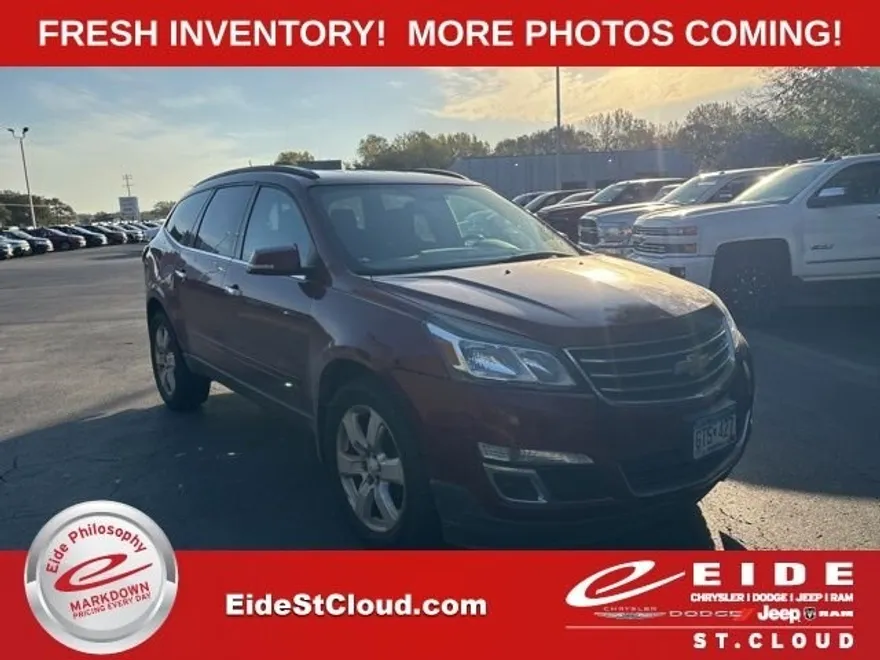 2017 Chevrolet Traverse 1LT photo 1