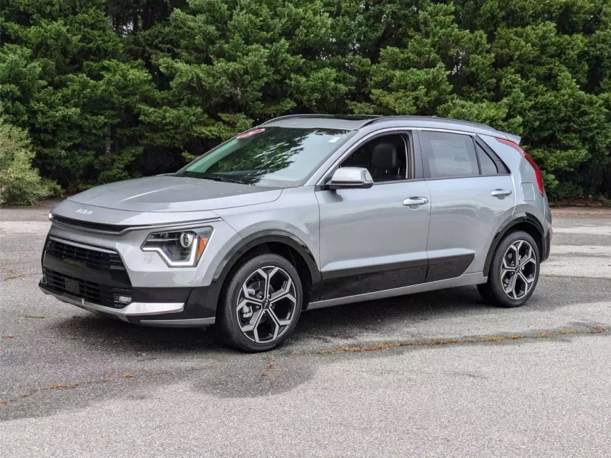 2024 Kia Niro EX Touring photo 1