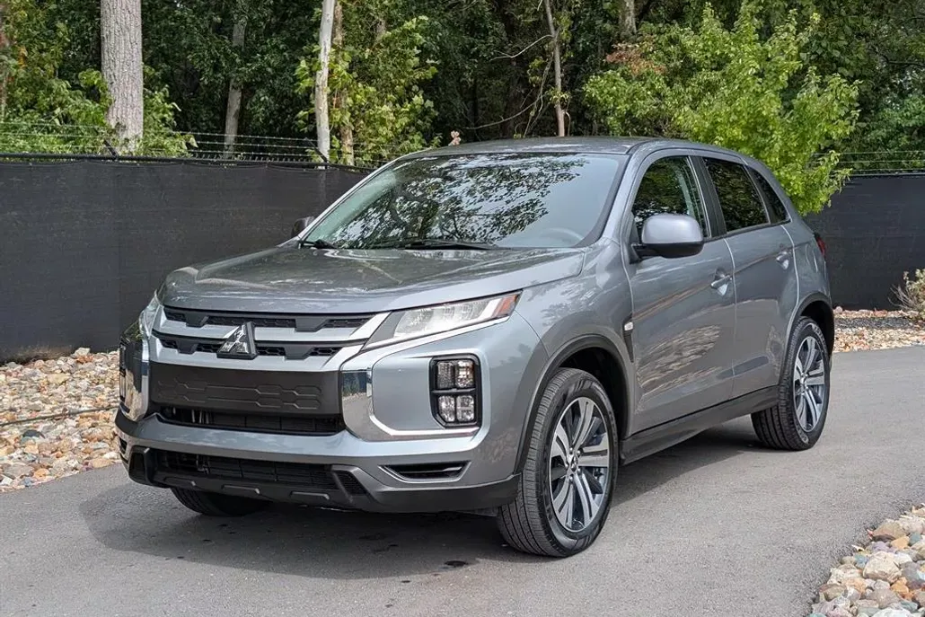 2024 Mitsubishi Outlander Sport ES photo 1