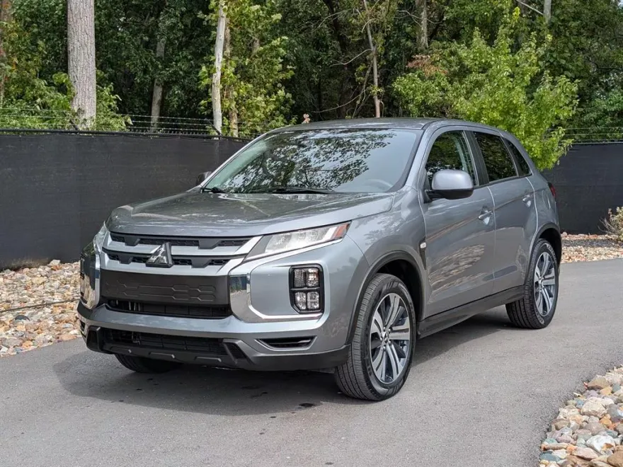 2024 Mitsubishi Outlander Sport ES photo 1