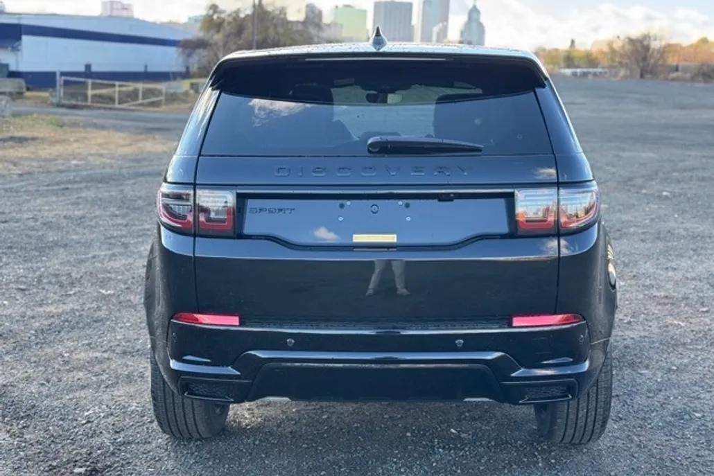 2025 Land Rover Discovery Sport Dynamic SE photo 1