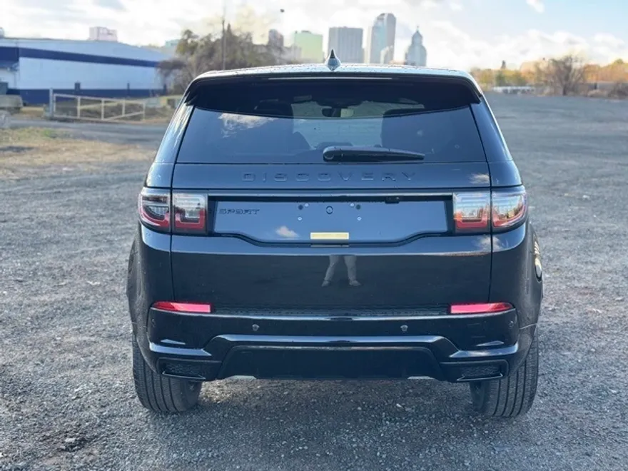 2025 Land Rover Discovery Sport Dynamic SE photo 1