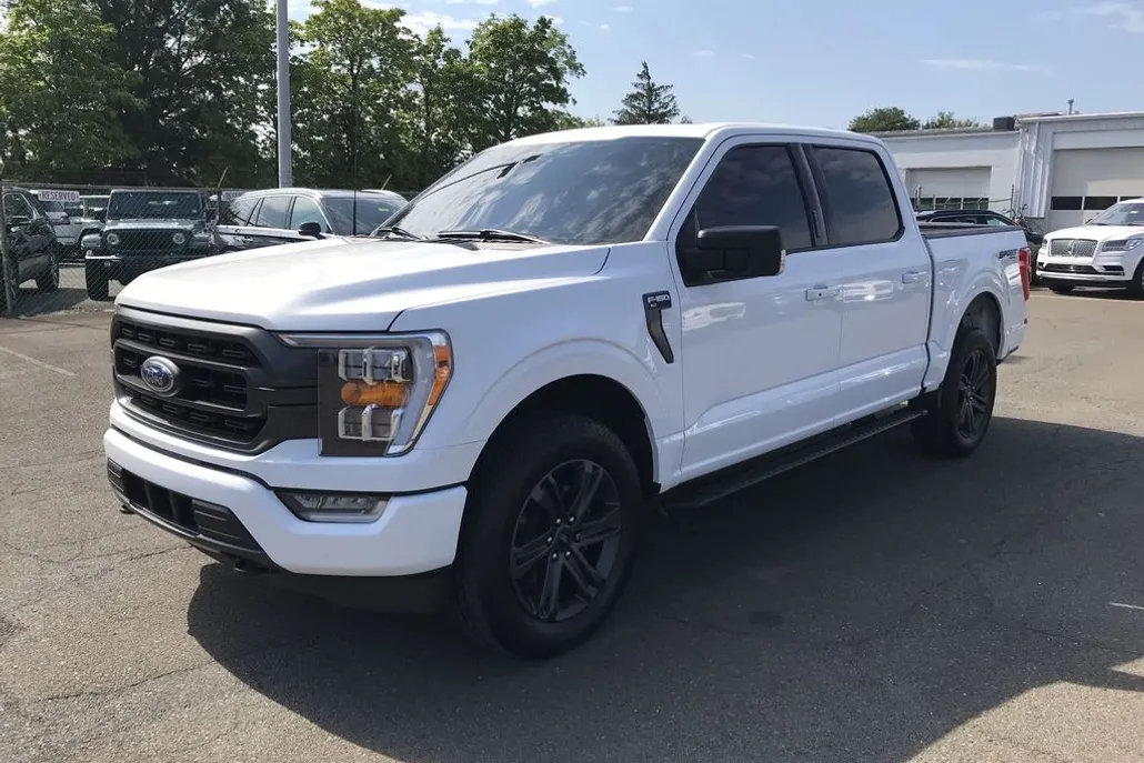 2023 Ford F-150 XLT photo 1