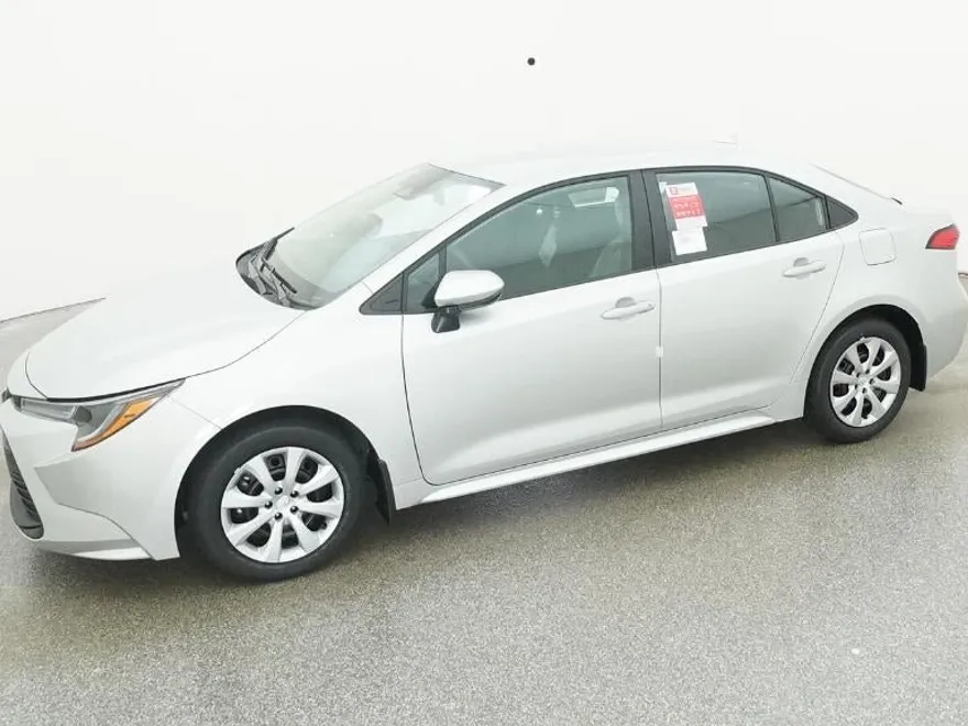 2026 Toyota Corolla LE photo 1