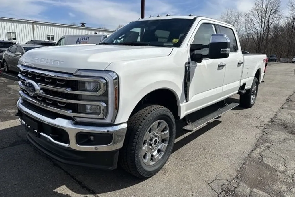 2025 Ford F-350 King Ranch photo 1