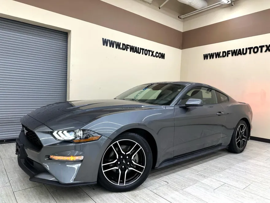 2022 Ford Mustang Premium photo 1