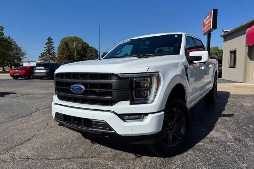 2023 Ford F-150 Lariat photo 1
