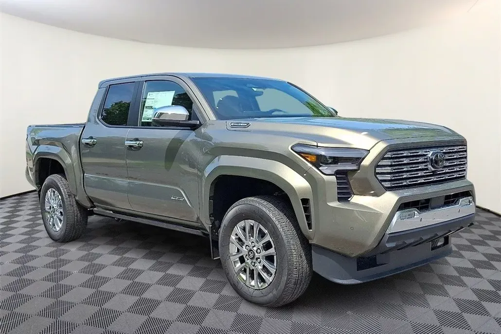 2025 Toyota Tacoma Limited photo 1