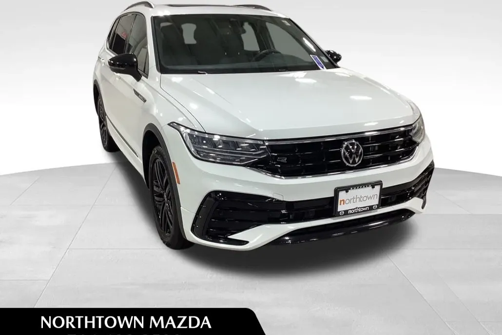 2022 Volkswagen Tiguan SE R-Line Black photo 1
