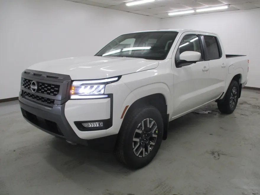 2025 Nissan Frontier SL photo 1