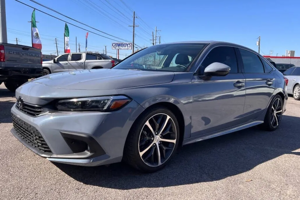 2022 Honda Civic Touring photo 1
