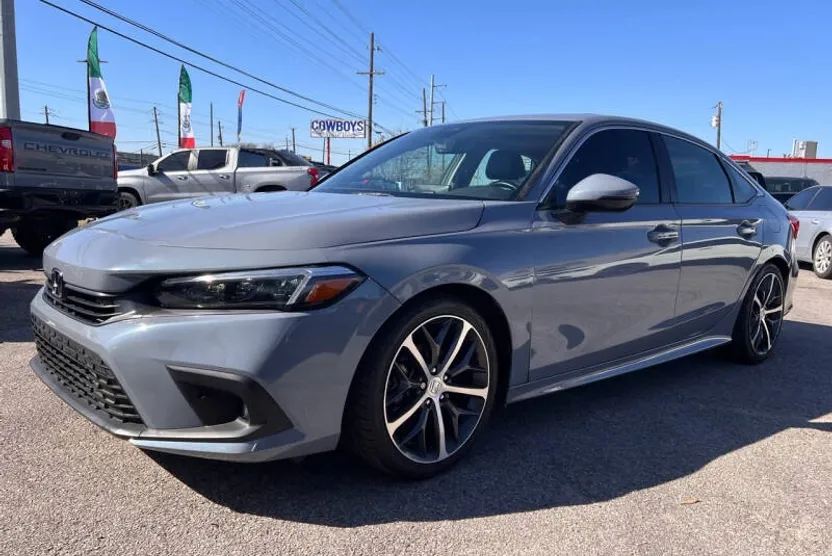 2022 Honda Civic Touring photo 1