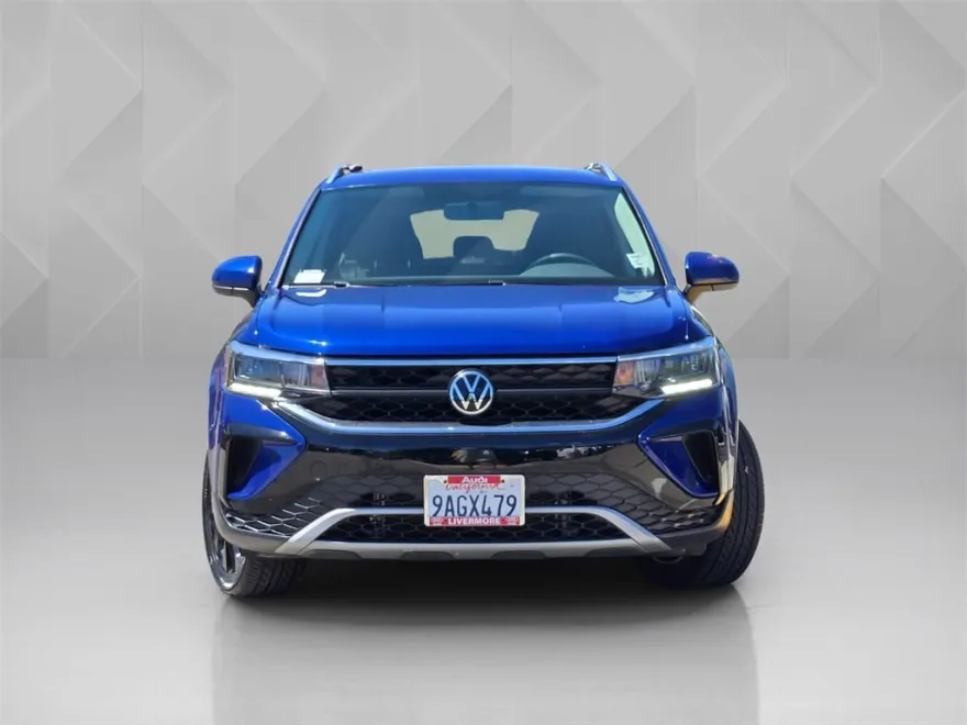 2022 Volkswagen Taos SE photo 1