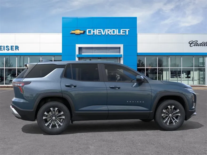 2026 Chevrolet Equinox LT photo 1