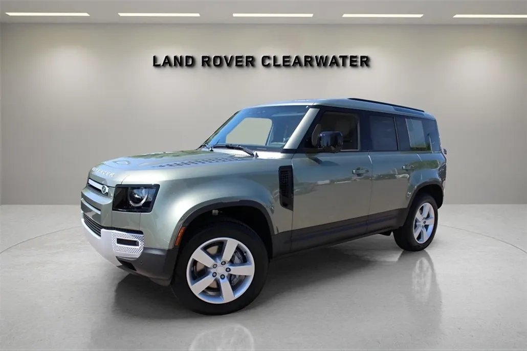 2025 Land Rover Defender 110 S photo 1