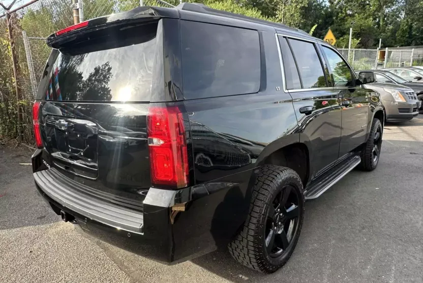 2020 Chevrolet Tahoe LT photo 1