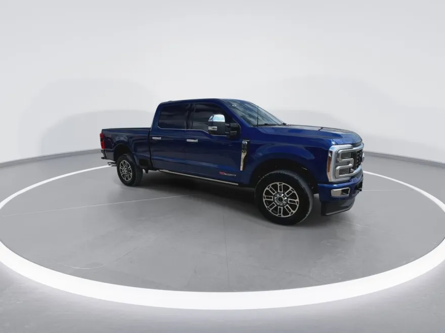 2026 Ford F-250 Platinum photo 1