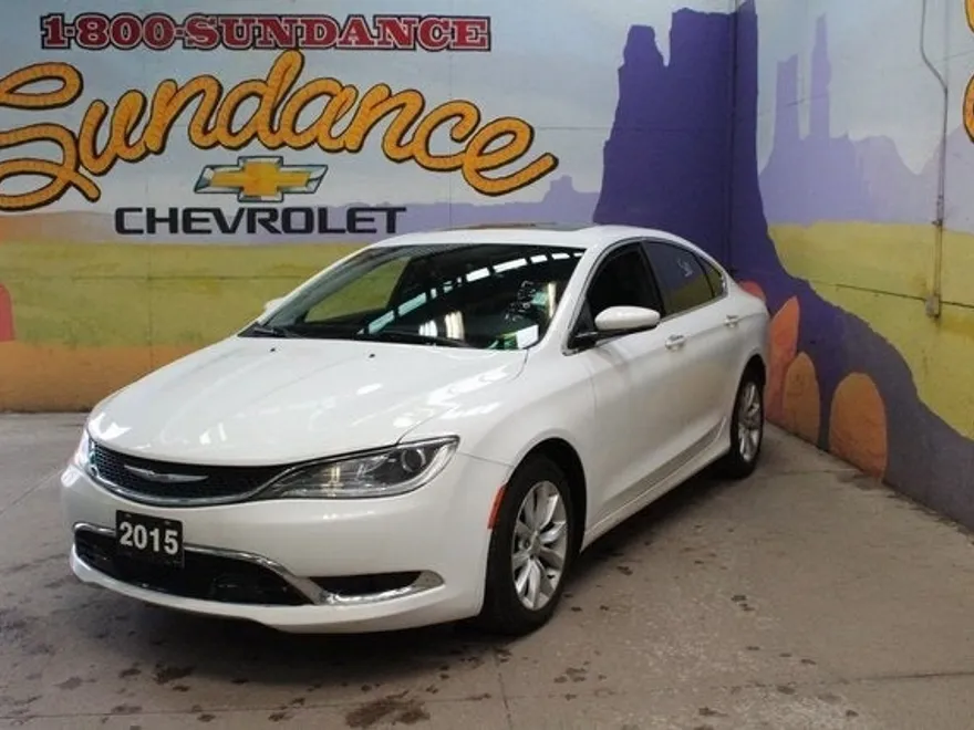 2015 Chrysler 200 C photo 1