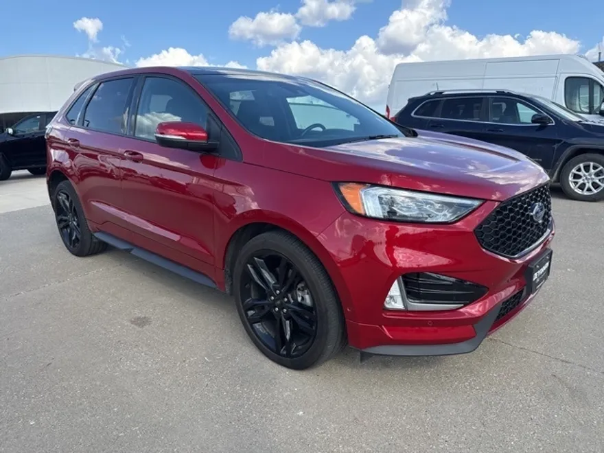 2020 Ford Edge ST photo 1
