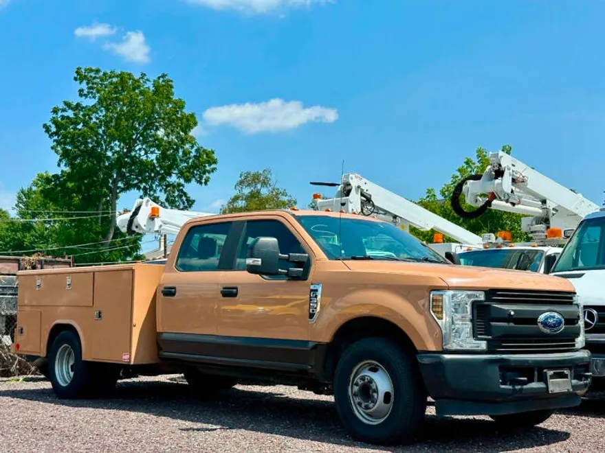 2019 Ford F-350 XL photo 1