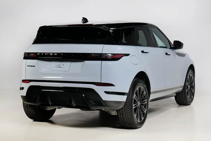 2026 Land Rover Range Rover Evoque Dynamic SE photo 1