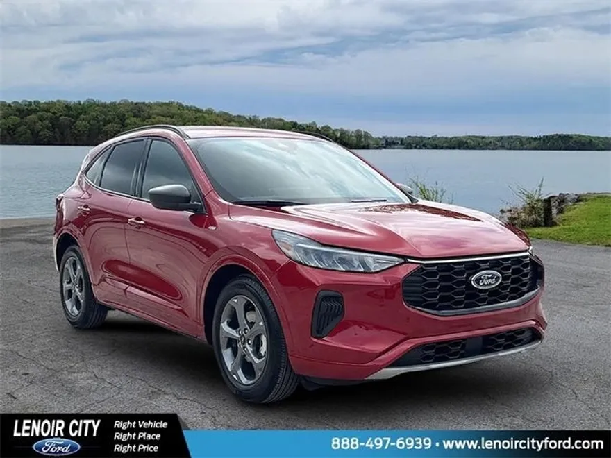 2023 Ford Escape ST-Line photo 1