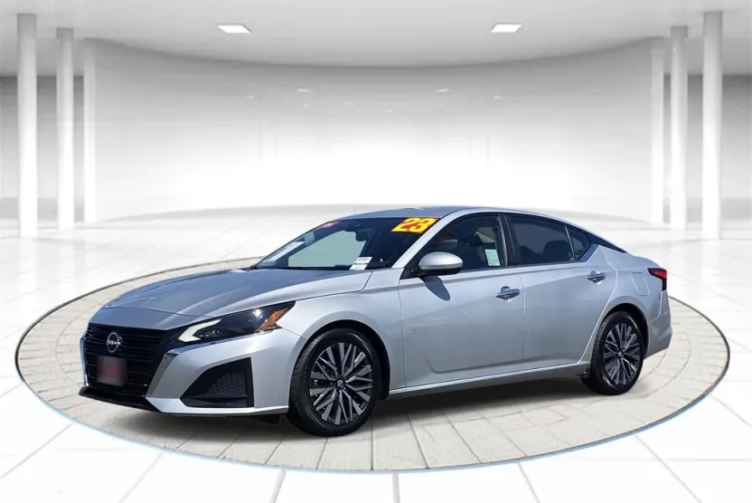 2023 Nissan Altima 2.5 SV photo 1