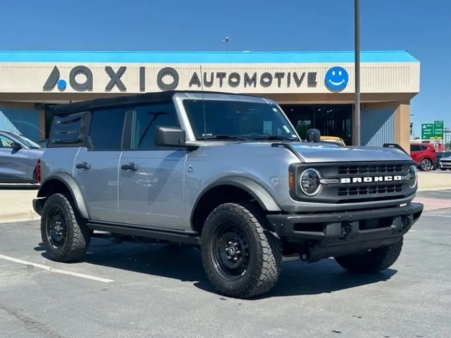 2022 Ford Bronco Black Diamond photo 1