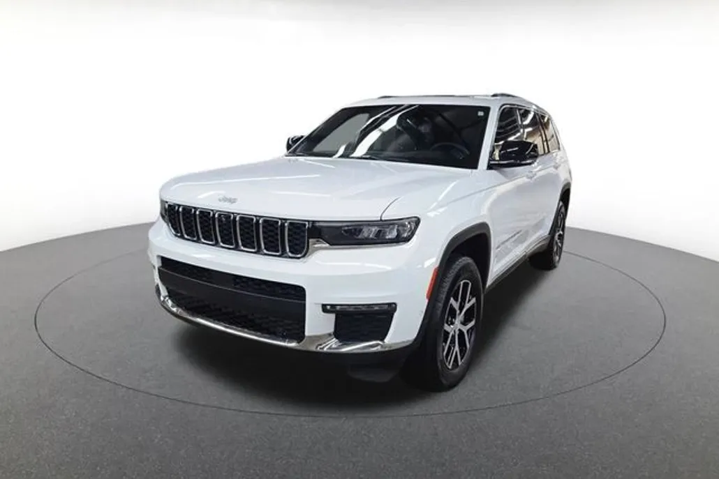 2024 Jeep Grand Cherokee Limited photo 1