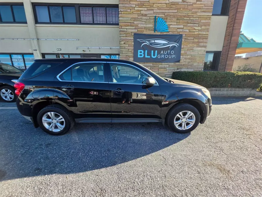 2011 Chevrolet Equinox LS photo 1