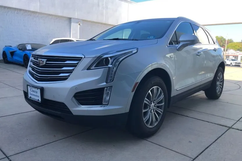 2019 Cadillac XT5 Luxury photo 1