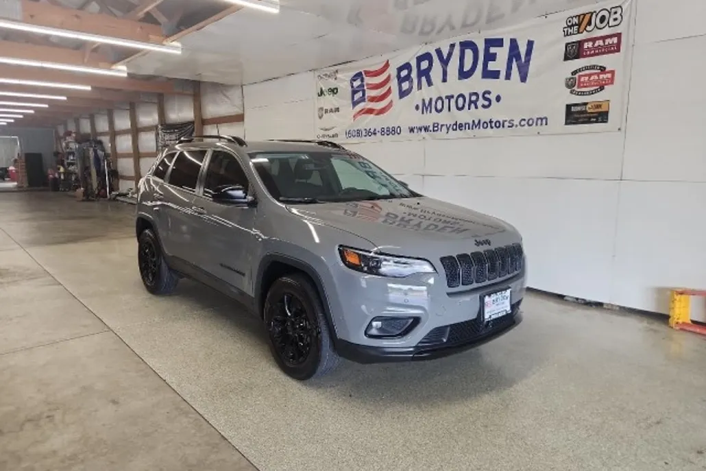 2023 Jeep Cherokee Altitude Lux photo 1