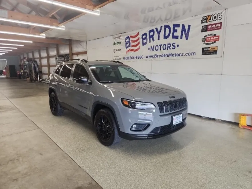 2023 Jeep Cherokee Altitude Lux photo 1