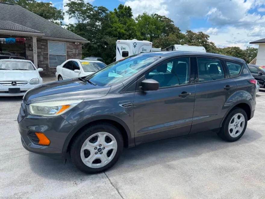 2017 Ford Escape S photo 1