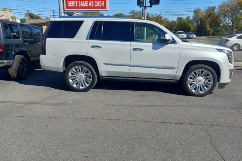 2020 Cadillac Escalade Platinum photo 1