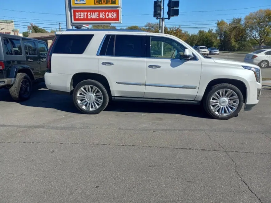 2020 Cadillac Escalade Platinum photo 1