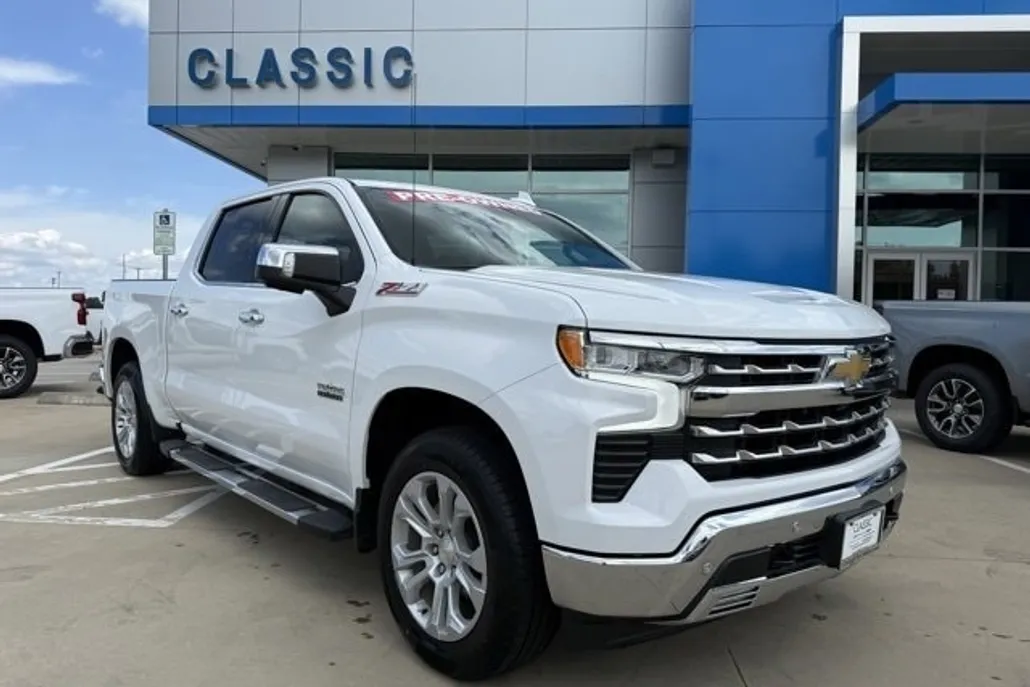 2022 Chevrolet Silverado 1500 LTZ photo 1
