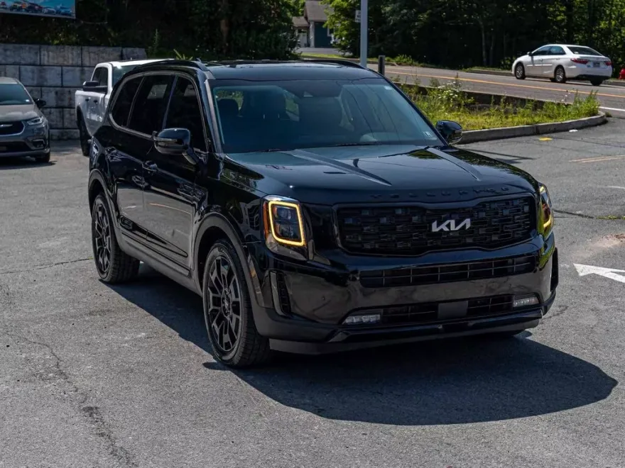 2022 Kia Telluride SX photo 1
