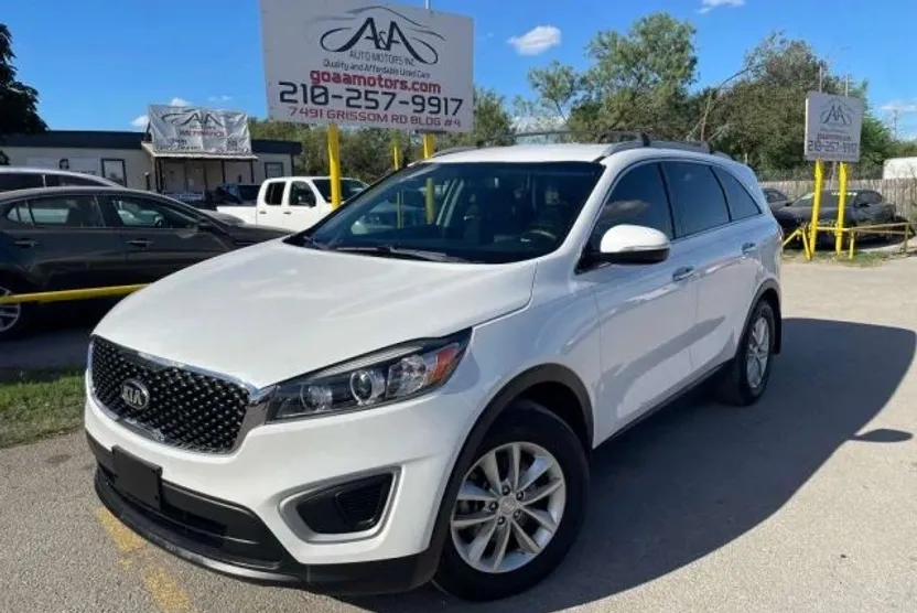 2018 Kia Sorento LX photo 1