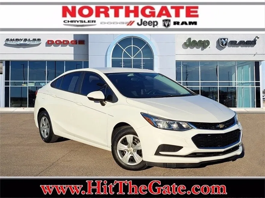 2017 Chevrolet Cruze LS photo 1