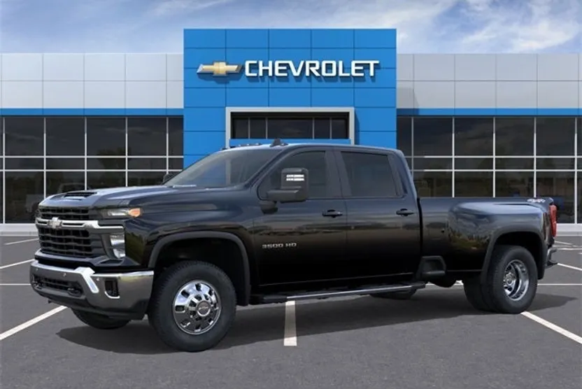 2025 Chevrolet Silverado 3500HD LT photo 1