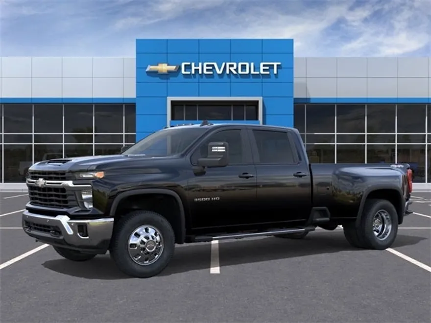 2025 Chevrolet Silverado 3500HD LT photo 1